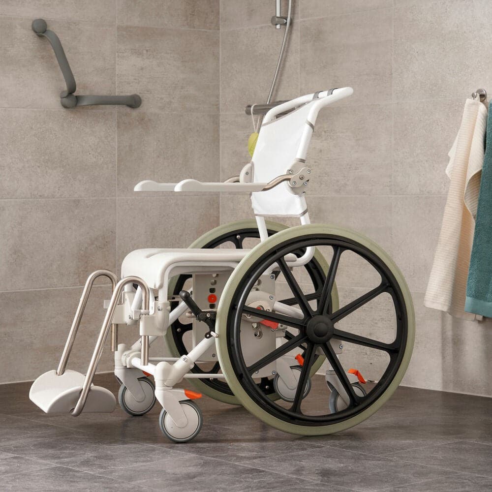 Etac Swift Mobil-2 Self Propelled with Pan Holder